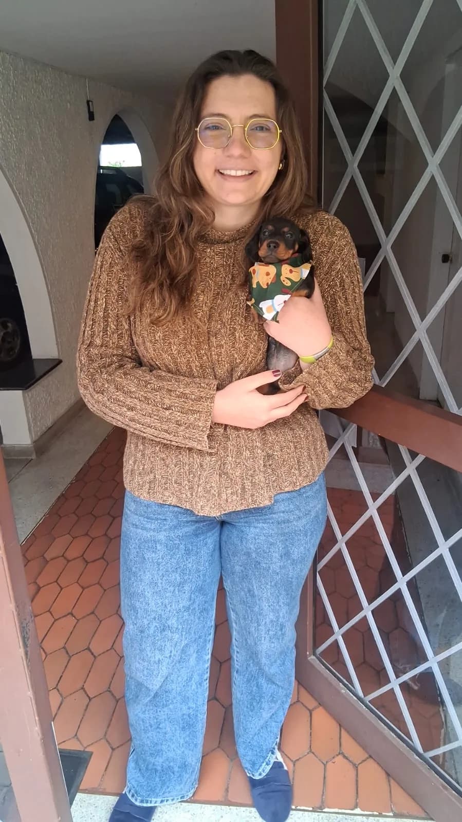Familia feliz con su Dachshund — Alejandro M. - Bogota
